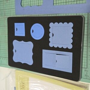 Sizzix Bigz L Peekaboo Frames Die